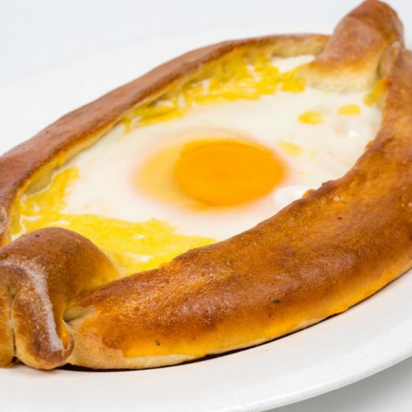 hachapuri_adjarski.jpg